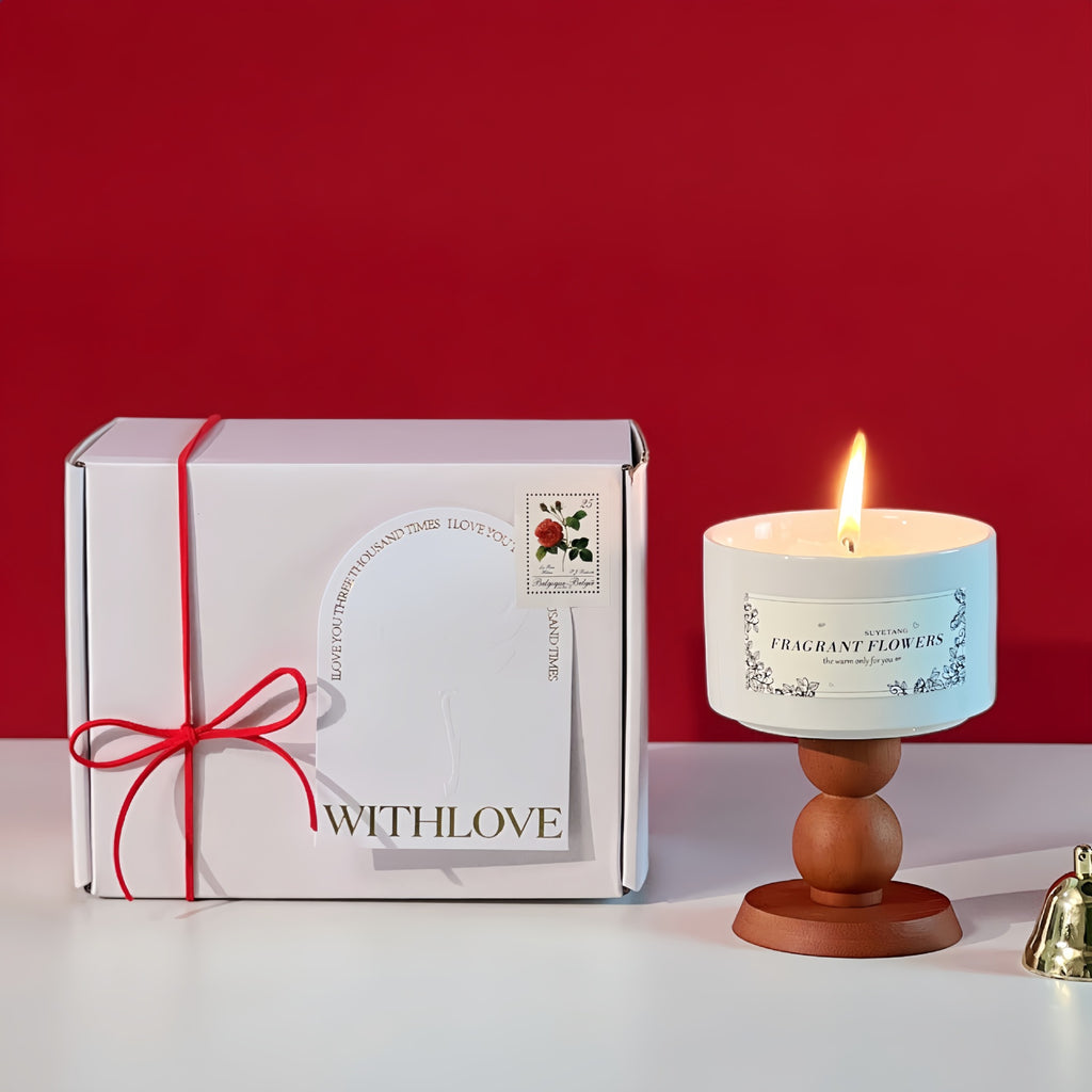 Bougie parfumée céramique allumée, lumière chaude d'ambiance — MaisonFAME