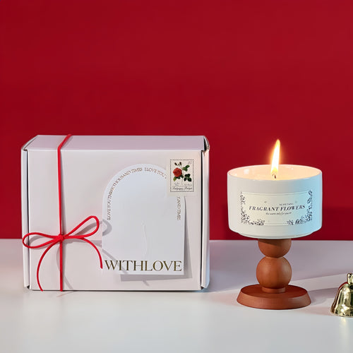 Bougie parfumée céramique allumée, lumière chaude d'ambiance — MaisonFAME