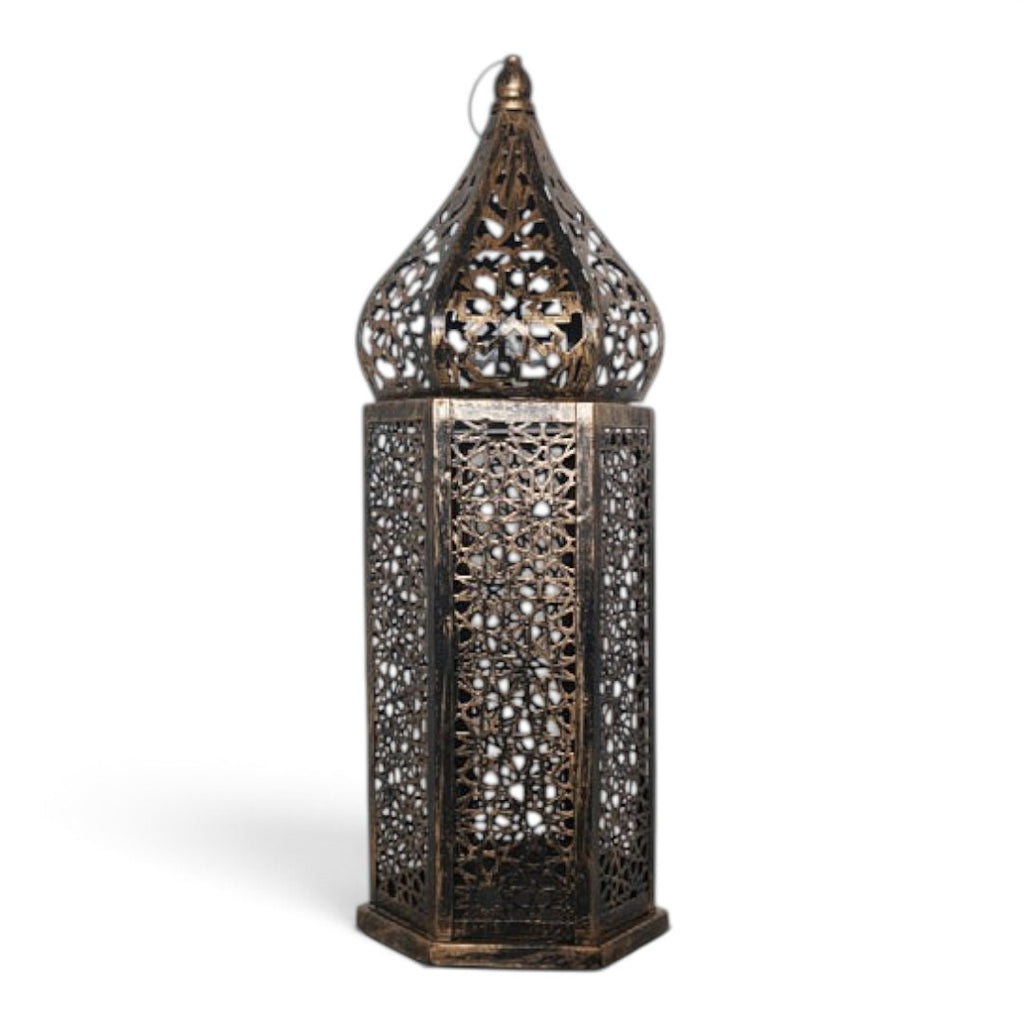 Lanterne marocaine MaisonFAME en métal ajouré avec finition vintage pour une ambiance lumineuse décorative