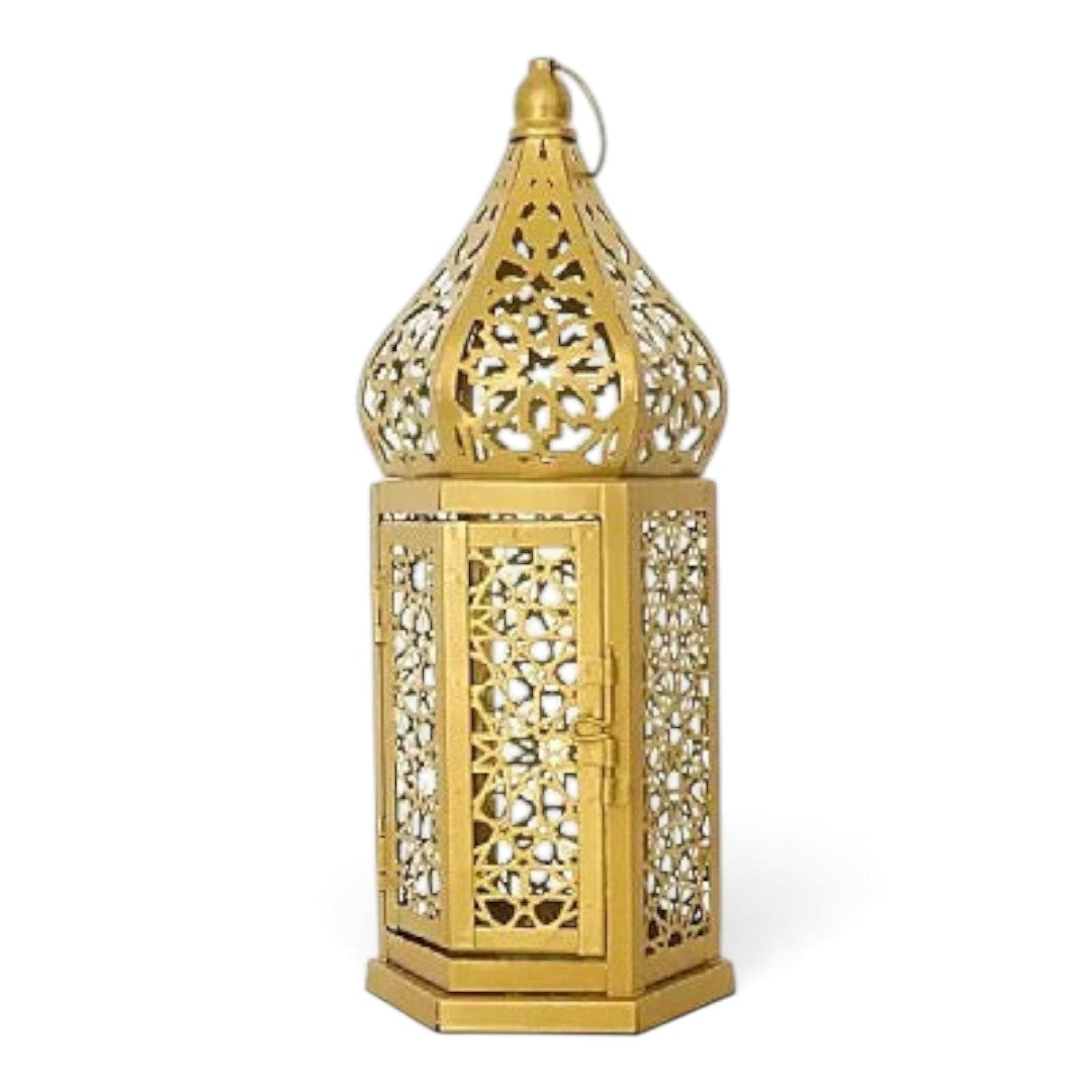 Lanterne marocaine MaisonFAME en métal doré avec motifs ajourés complexes pour une ambiance lumineuse décorative